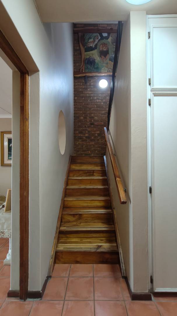 7 Bedroom Property for Sale in Bayview Western Cape